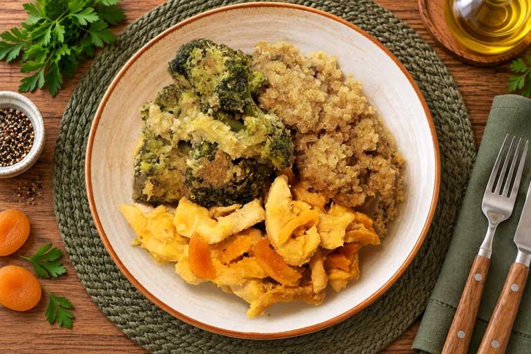 LC011 frango damasco brocolis risoto quinoa